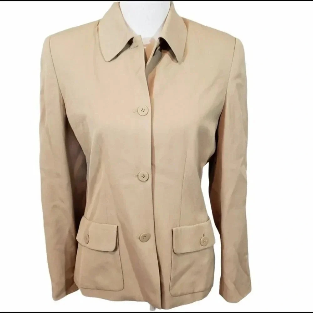 Chaus 6 tan career 4 button blazer with front‎ pockets